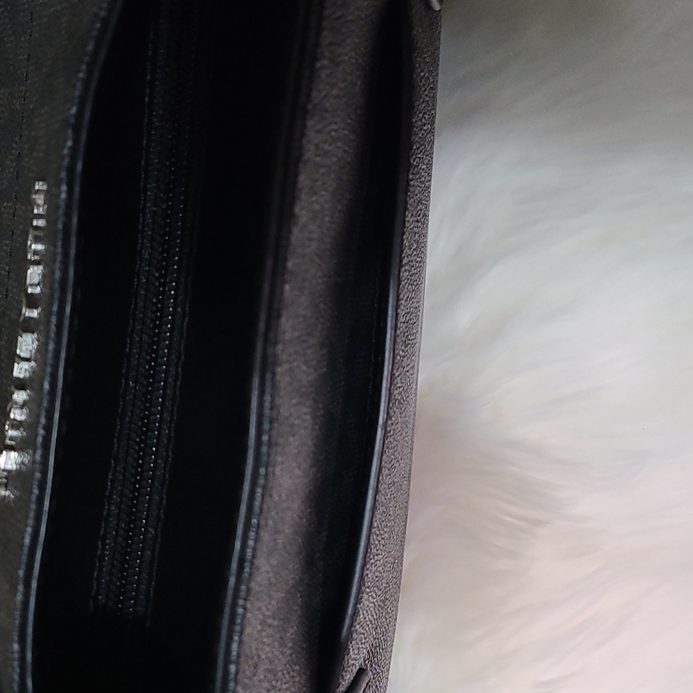 Michael Kors Large Signature Morgan Tote - Picture 4 of 11